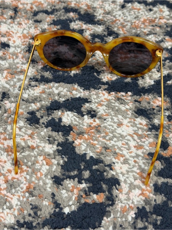 Illesteva ‘Palm Beach’ Sunglasses in “Amber” w/ Case ASO Duchess Meghan Markle main image 8